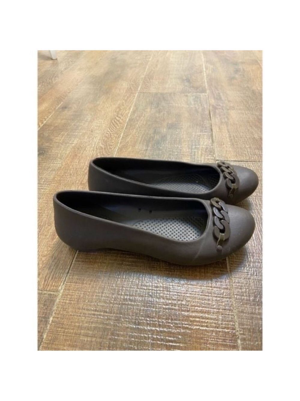 Crocs Elegant Brown Chain Accent Women's Loafers Sz 8